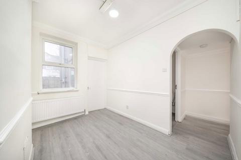 4 bedroom house to rent, Exning Road, London E16