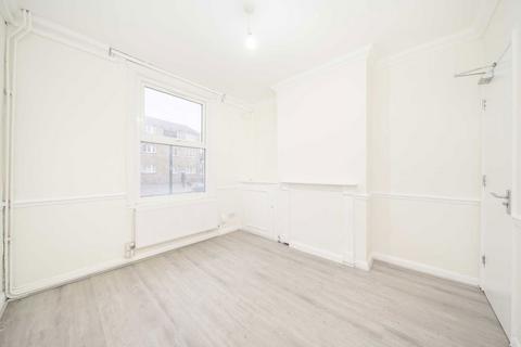 4 bedroom house to rent, Exning Road, London E16