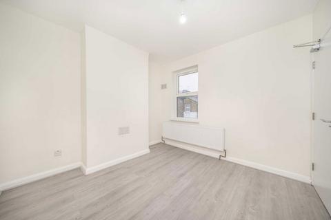 4 bedroom house to rent, Exning Road, London E16