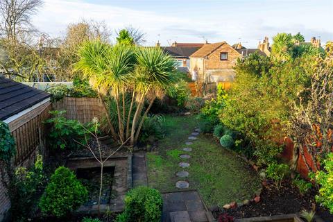 5 bedroom semi-detached house for sale, Ness Close, Preston