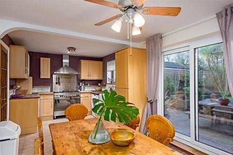 6 Ness Close, Preston, Hull, HU12 8SF