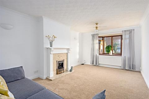 6 Ness Close, Preston, Hull, HU12 8SF