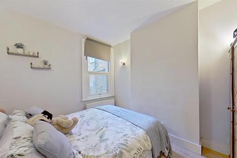 1 bedroom flat for sale, Vanderbilt Road Earlsfield London