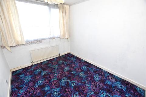 9 Alnwick Drive, Wirral, CH46 6ET