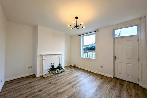 2 bedroom terraced house to rent, The Mount, Rothwell, Leeds, West Yorkshire, LS26