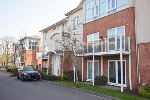 2 bedroom flat to rent, Wells Court, Pumphouse Crescent, Watford WD17