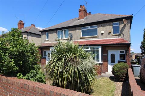 3 bedroom semi-detached house to rent, Bradford Road, Tingley