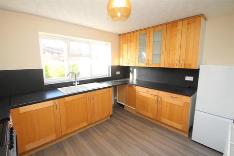 2 bedroom house to rent, Keiths Road, Hemel Hempstead