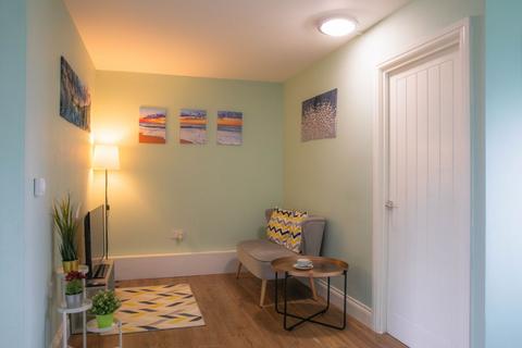 2 bedroom maisonette for sale, Beaconsfield Road, London, SE9