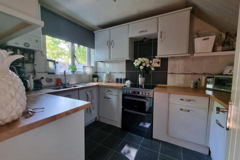 2 bedroom end of terrace house to rent, Lyall Way, Rainham