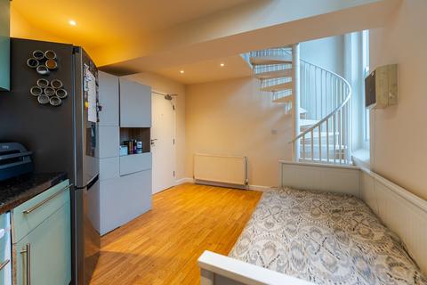 1 bedroom ground floor flat for sale, Halifax Road, Boothroyds, WF13