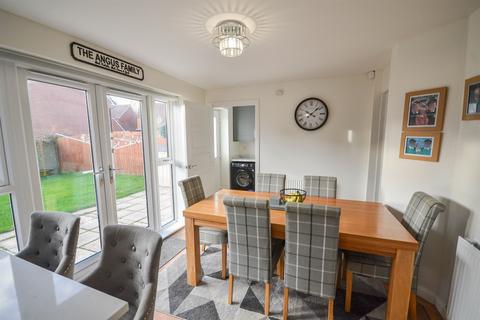 10 Bruce Drive, Hebburn, NE31 2BH