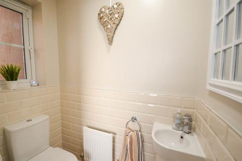 10 Bruce Drive, Hebburn, NE31 2BH