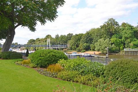 undefined, Teddington Riverside, Teddington
