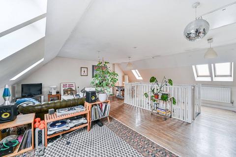 3 bedroom flat for sale, Kelly Avenue, Peckham, London, SE15