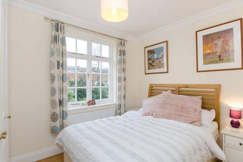 2 bedroom flat for sale, Grosvenor Hill, Wimbledon Village, London, SW19