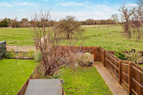 3 bedroom terraced house for sale, Hayes Walk, Elton