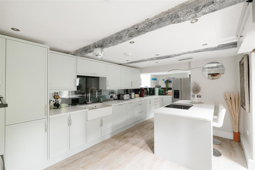 Warwick house (27) (1).jpg