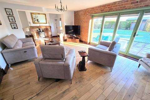 5 bedroom barn conversion for sale, Hobland Road, Bradwell