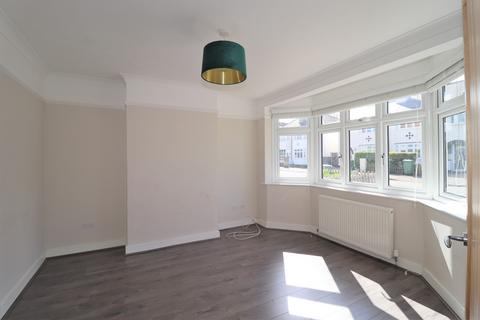 3 bedroom semi-detached house to rent, Endsleigh Gardens, Hersham KT12