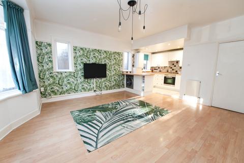 2 bedroom flat to rent, 2 Bed Flat in Queens Park