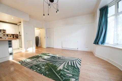 2 bedroom flat to rent, 2 Bed Flat in Queens Park