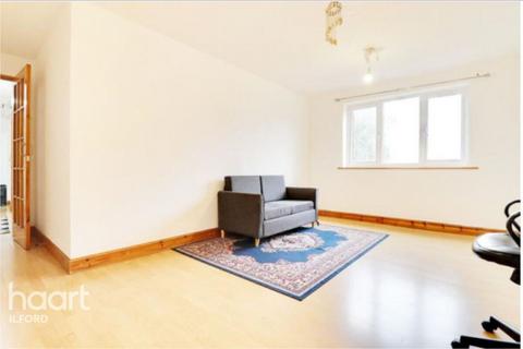 2 bedroom apartment to rent, Greenslade Road, BARKING