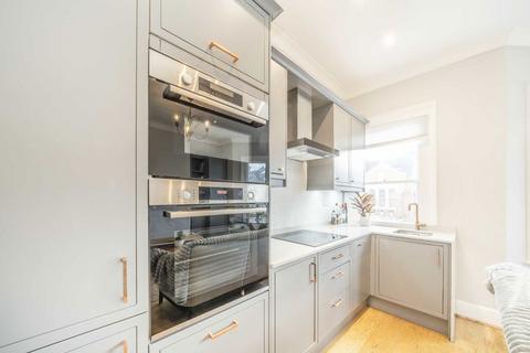 2 bedroom flat for sale, Aliwal Road, London SW11