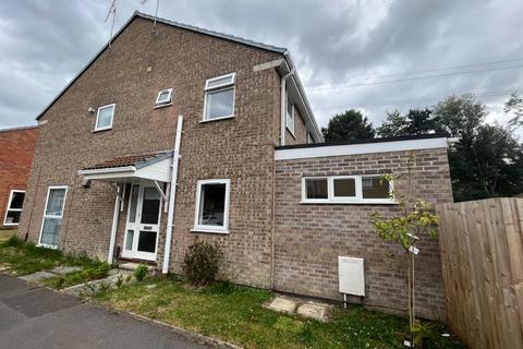 2 bedroom end of terrace house to rent, Bovington Close, Canford Heath, Poole