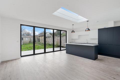 10 Filby Road, Chessington, KT9 2AG