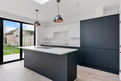 10 Filby Road, Chessington, KT9 2AG