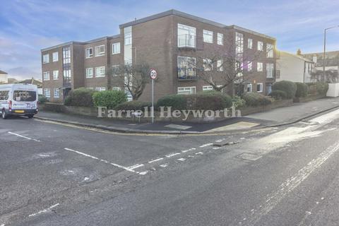 2 bedroom house for sale, Kensington Court, Bare LA4