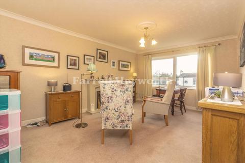 2 bedroom flat for sale, Kensington Court, Bare LA4