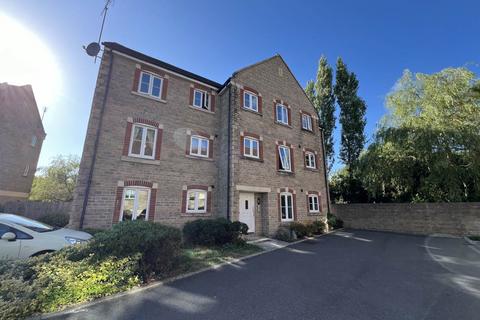 2 bedroom flat to rent, Harris Close , Frome , Somerset