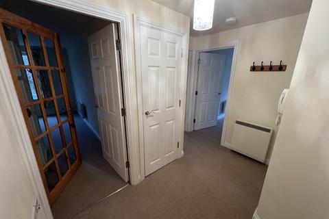 2 bedroom flat to rent, Harris Close , Frome , Somerset