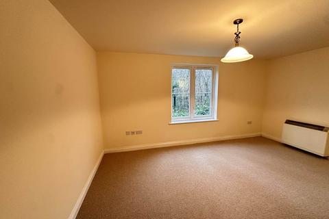 2 bedroom flat to rent, Harris Close , Frome , Somerset