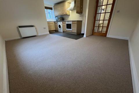 2 bedroom flat to rent, Harris Close , Frome , Somerset