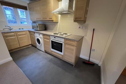 2 bedroom flat to rent, Harris Close , Frome , Somerset