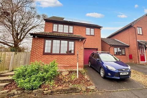 4 bedroom detached house for sale, Badgers Way, Sturminster Newton