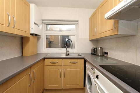 1 bedroom flat to rent, Albemarle Road, Beckenham