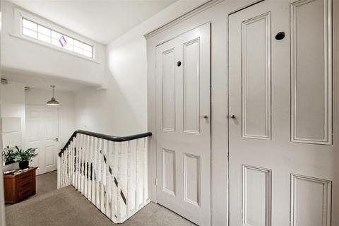 1 bedroom flat for sale, Felixstowe Road, Kensal Green, Lonon