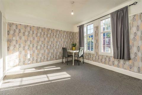 2 bedroom flat for sale, High Street, Teddington TW11