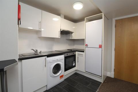 3 bedroom flat to rent, Colum Road, Cathays CF10