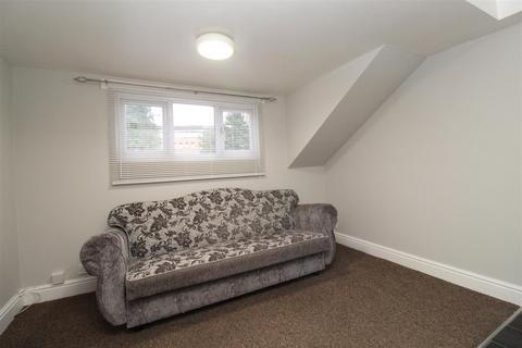 3 bedroom flat to rent, Colum Road, Cathays CF10