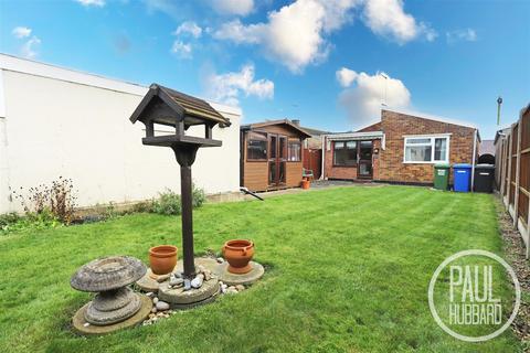 2 bedroom detached bungalow for sale, Moyes Road, Oulton Broad, NR32