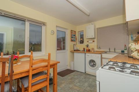 2 bedroom semi-detached bungalow for sale, Langdale Avenue, Ramsgate, CT11