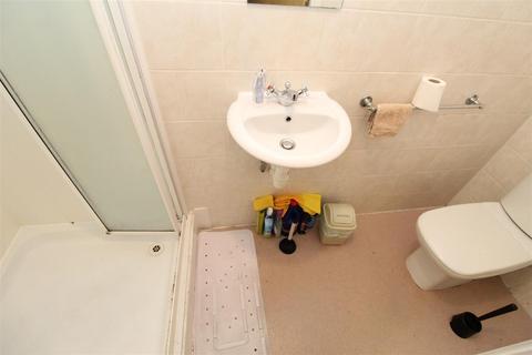 3 bedroom flat to rent, 131 Cyncoed Road, Cardiff CF23