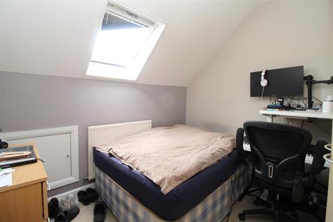 3 bedroom flat to rent, 131 Cyncoed Road, Cardiff CF23