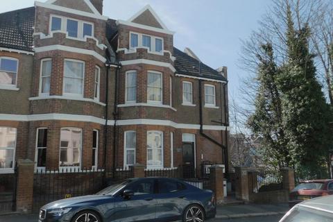 2 bedroom flat to rent, St. Peters Road, East Sussex