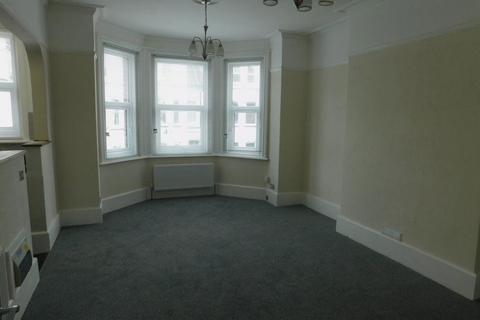 2 bedroom flat to rent, St. Peters Road, East Sussex